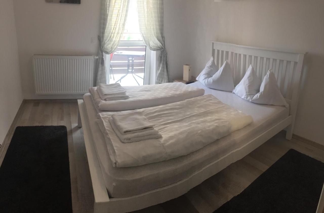 Aki Studio Apartment Brasov Exterior photo